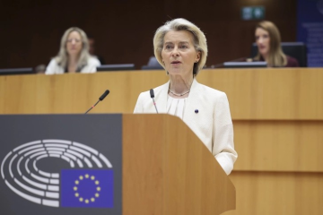 Фон дер Лајен планира посета на Гренланд додека продолжуваат разговорите за судбината на островот