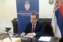 Српскиот министер Ивица Дачиќ се бори за живот, хоспитализиран со тешка пневмонија