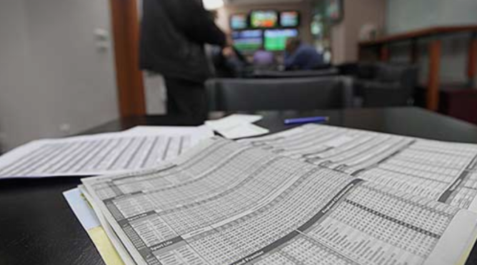 Вработен во обложувалница уплаќал тикети со дневниот промет