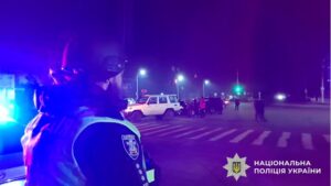 Седум полицајци се повредени во експлозија во Украина, Зеленски тврди: Тоа е тероризам