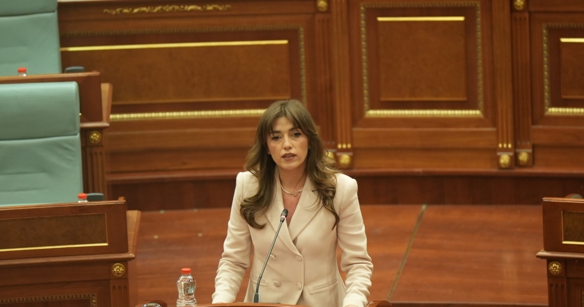 Конституирано Собранието на Косово