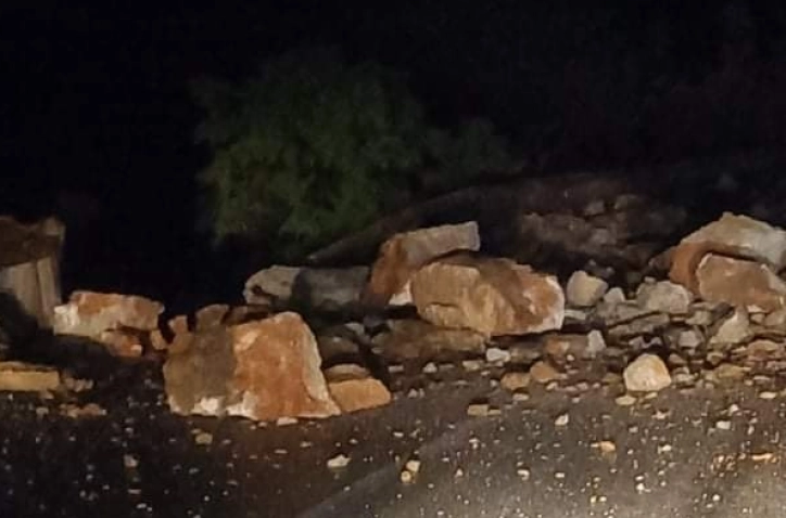 Голем одрон на автопатот Скопје – Велес, сообраќајот се одвива по една коловозна лента