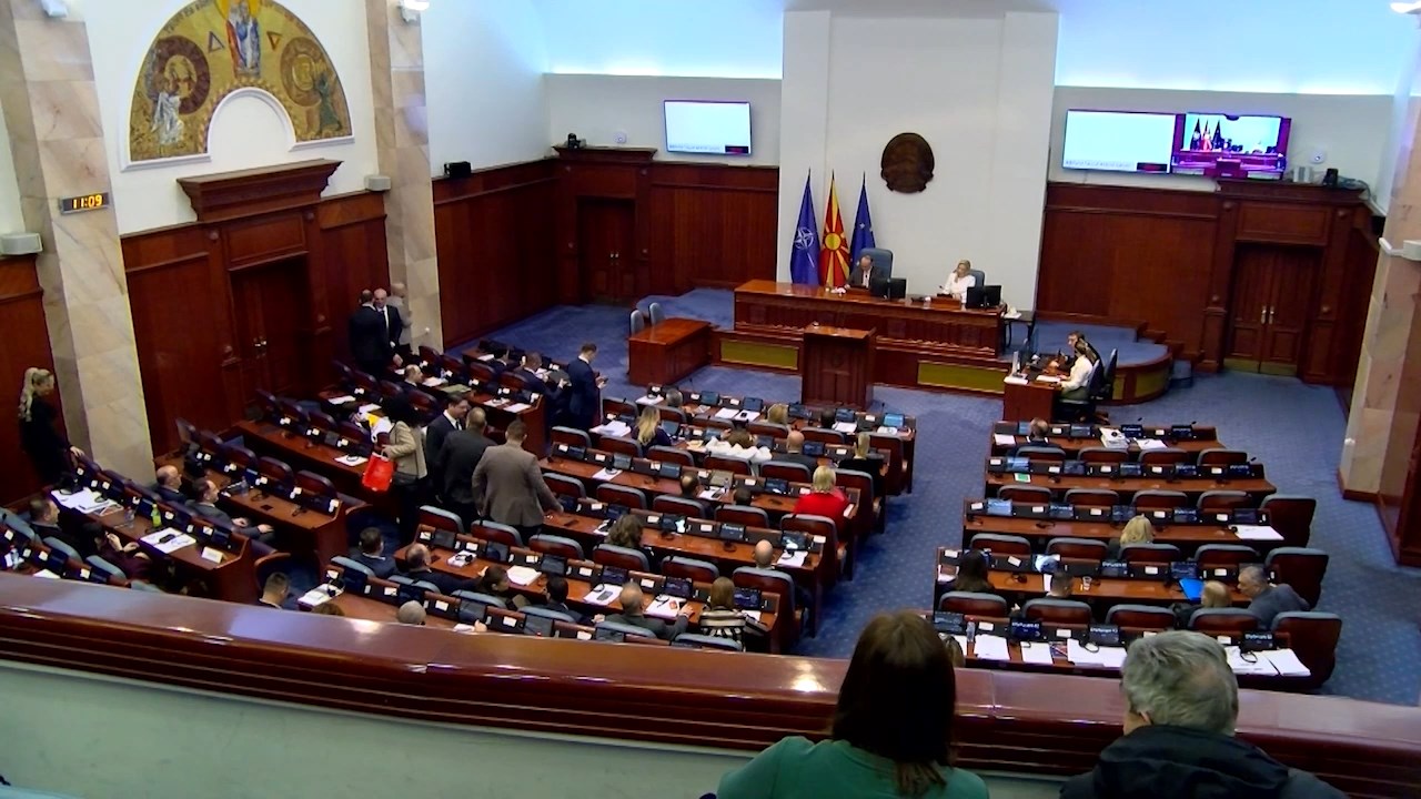 Во среда на пленарна седница ќе се констатираат оставките на Бислимовски и антикорупционерката Ристовска