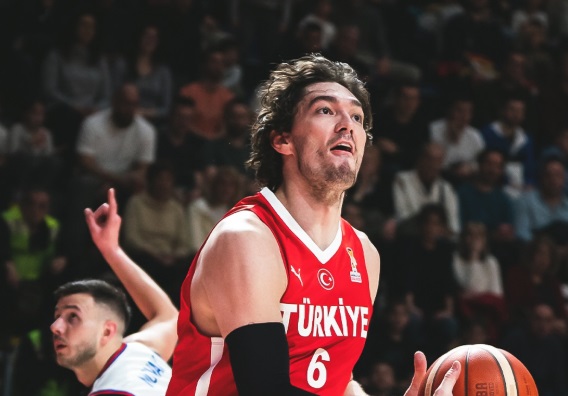 Охриѓанецот Осман и другарите ја расплакаа Србија среде Белград