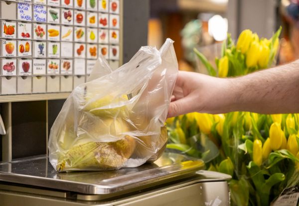 Нови правила и големи промени во супермаркетите, хотелите и кафулињата