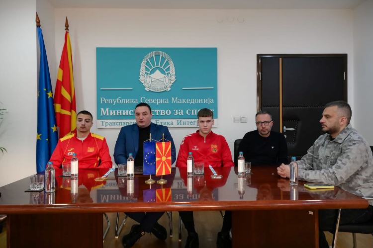 Шампионот Матеј Белистојаноски и вицешампионот Немања Младеновиќ на прием кај министерот Борко Ристовски