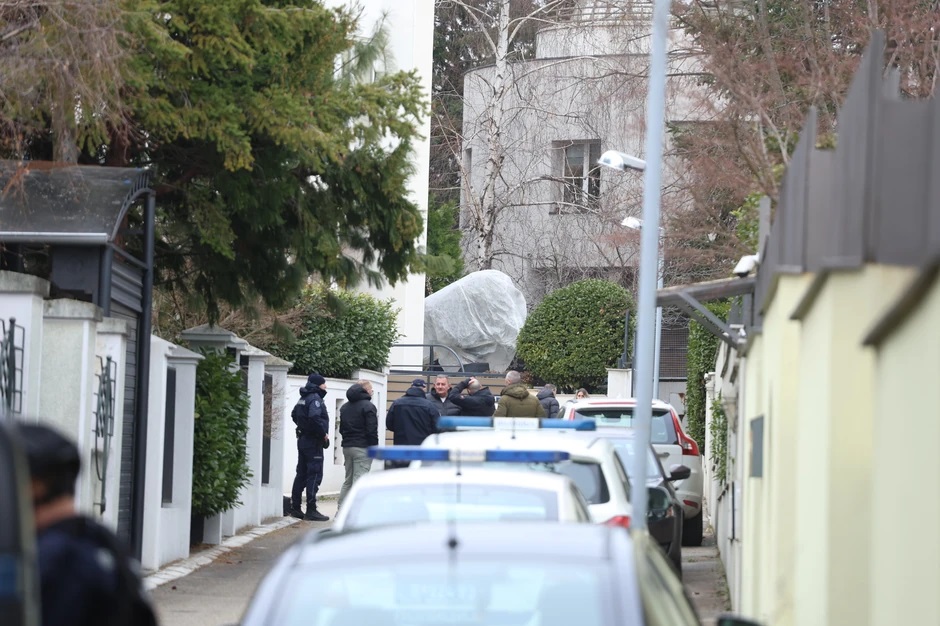 „Немам непријатели“: Здравко Чолиќ два часа на распит во полиција за фрлената бомба врз неговиот дом во Белград