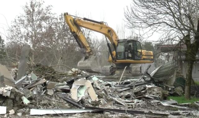 Се урнаа дивите летни дискотеки во Градскиот парк – се расчистува просторот за новиот Луна парк