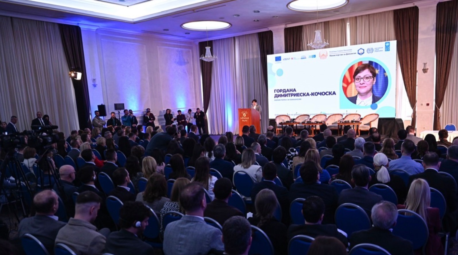 „НАШАТА ЦЕЛ НЕ Е РЕПРЕСИЈА, НАПРОТИВ ЦЕЛТА Е ФОРМАЛИЗАЦИЈА“: Димитриеска-Кочоска за борбата со сивата економија