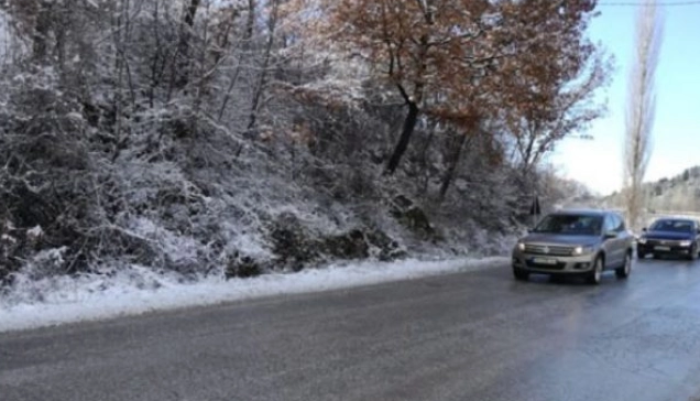 Снег на патниот правец Тетово-Гостивар-Маврово и на Попова Шапка