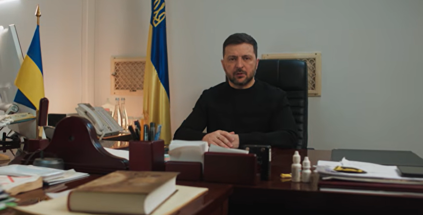 (ВИДЕО) ЗЕЛЕНСКИ ГО ПОКАЖА БУНКЕРОТ: Нашите луѓе не го кренаа белото знаме, туку го бранеа сино-жолтото