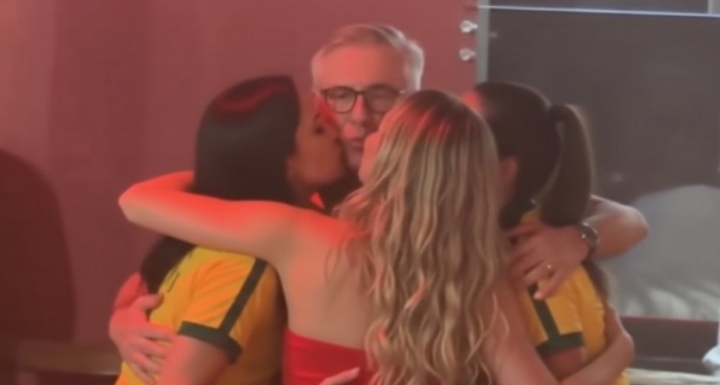 На Анчелоти му годи животот во Бразил – уживаше со пиво и млади девојки (ВИДЕО)