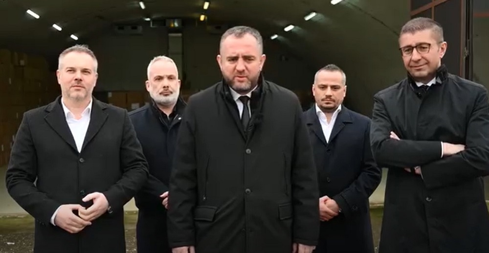 (ВИДЕО) Тошковски и Мицкоски прикажаа дел од запленетата марихуана