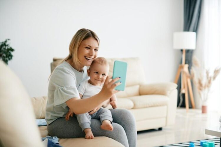 Најопасната работа што родител може да ја сподели на интернет