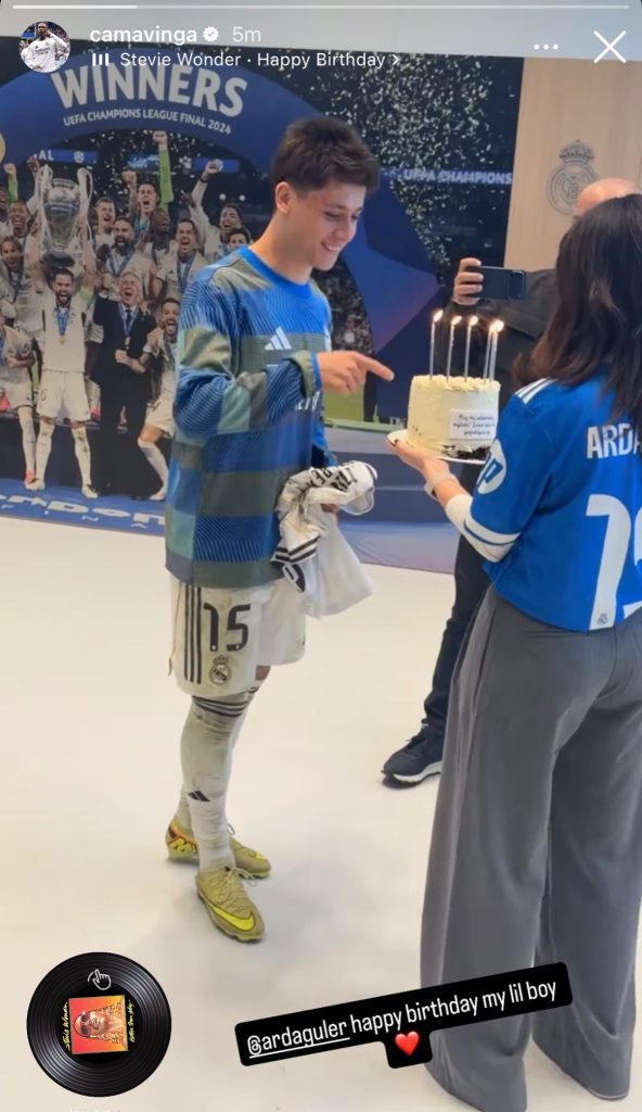 Арда Ѓулер по мечот доби специјално изненадување од својата девојка! (ВИДЕО)