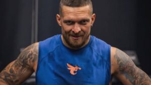 Усик ја навестува следната борба: Се подготвувам за нешто големо