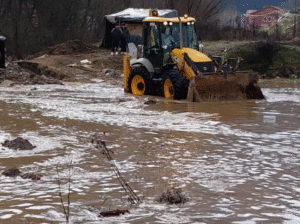 Евакуирани се 180 лица во Кичево – големи поплави во западна Македонија