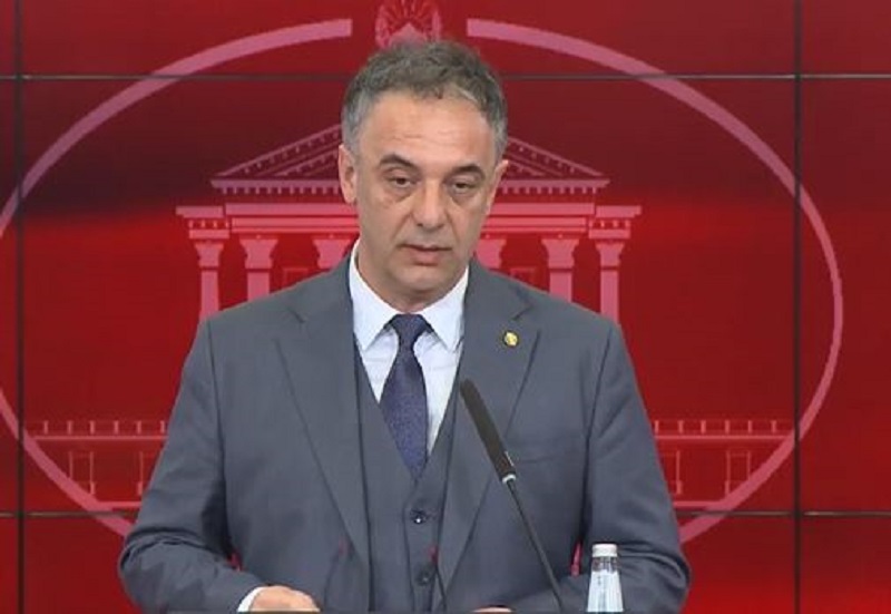 Алиу: Привремено ќе се дозволи пушење на терасите на локалите отворени од две страни, дефинитивно се забрануваат електронските цигари со вкусови