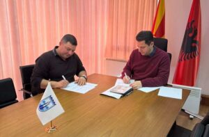 Трета година по ред обезбедени образовни асистенти за учениците со попреченост во Гостивар