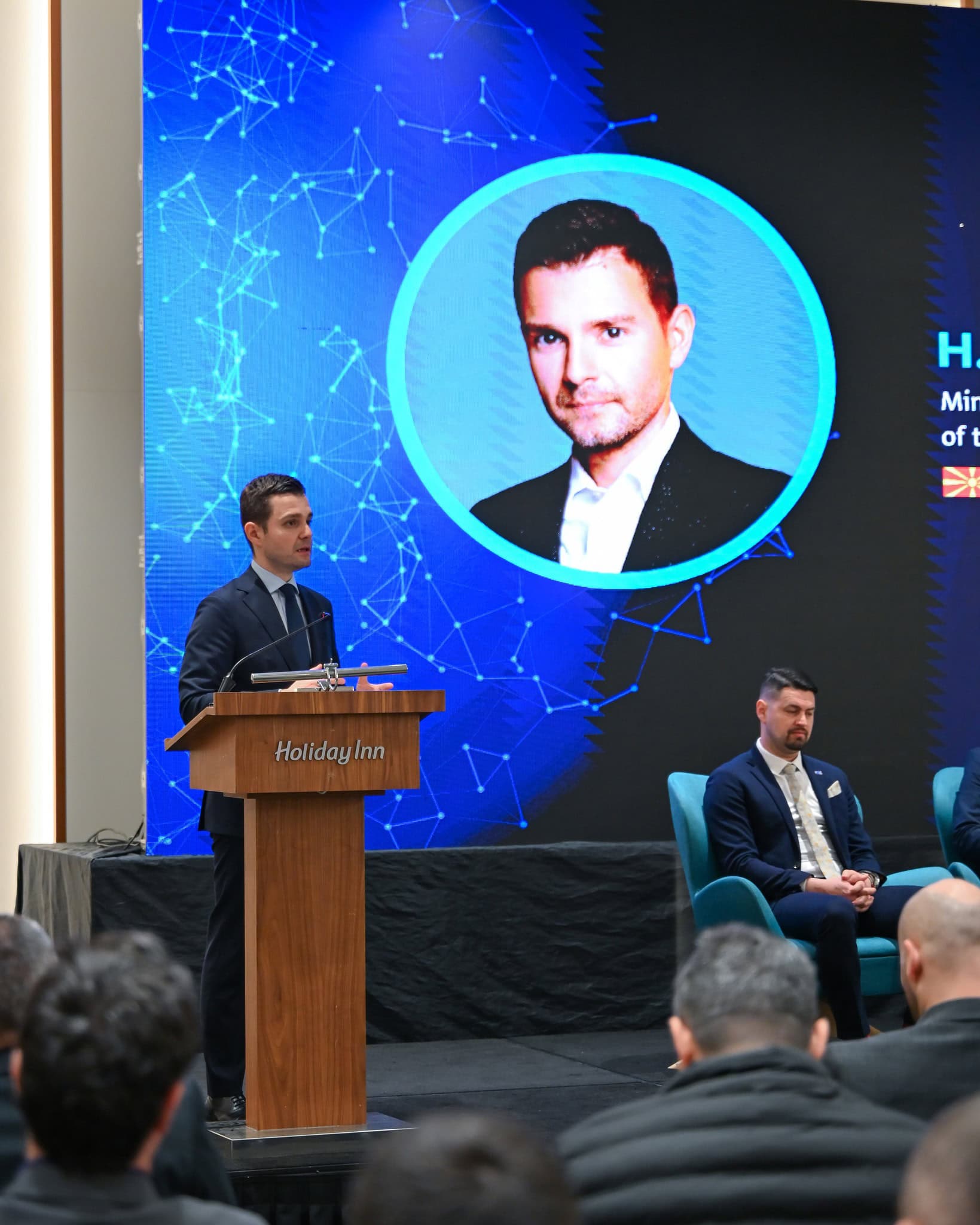 ОТВОРЕНИ НОВИ МОЖНОСТИ МЕЃУ МАКЕДОНИЈА И СЛОВАЧКА: Енергетика, ИКТ и здравство во преден план