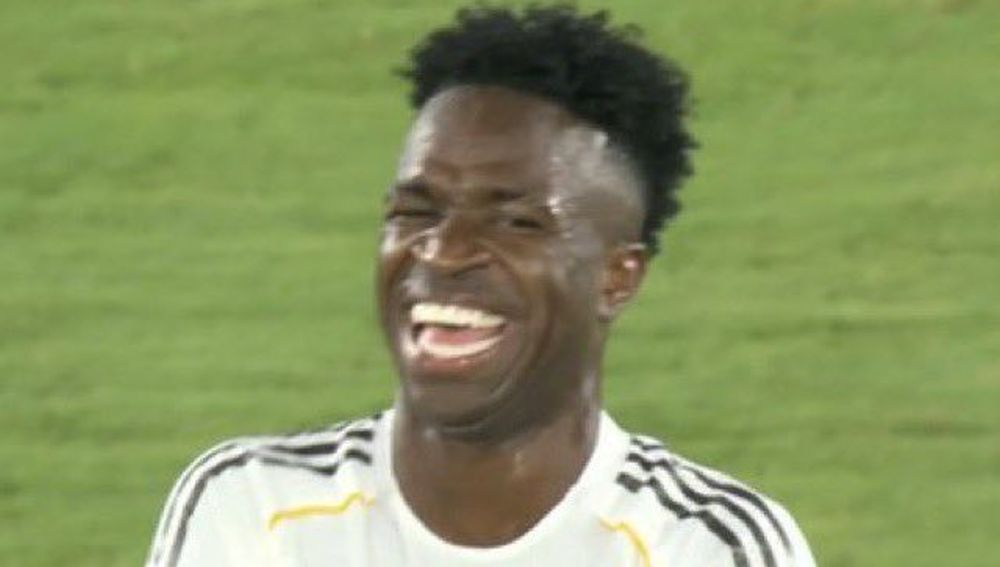 Една банана - 5.000 евра, скапо ќе плати навивачот кој го навреди Винисиус!