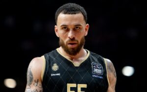 Мајк Џејмс: Црвена Звезда? Никогаш