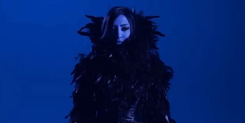 Зејна е горда Ромка, среќна мајка, артист и активист: Која е пејачката која со песната „Југославија“ атакува да ја претставува Србија на Евровизија, а Косово предупредува и се заканува? (ВИДЕО)