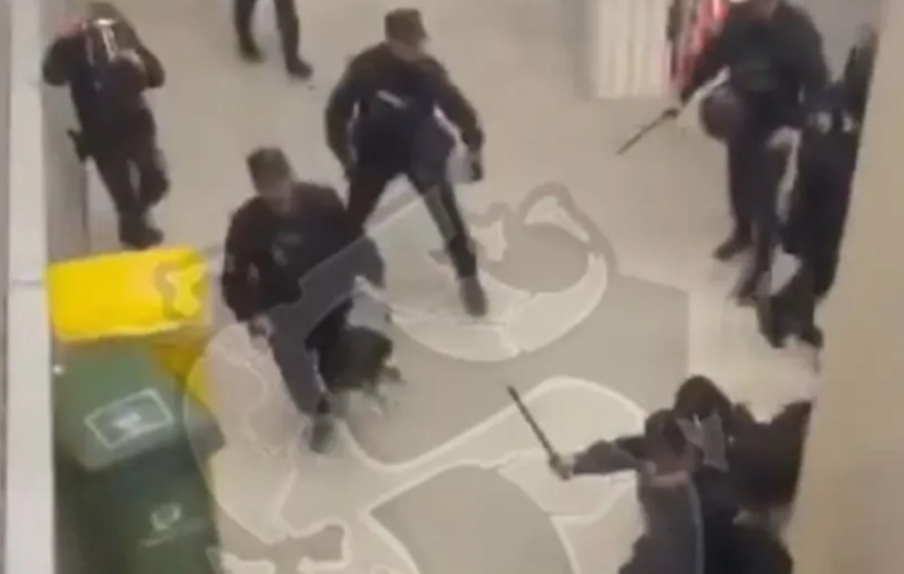 Хаос по натпреварот на Oсасуна и Реал - настана жестока тепачка! (ВИДЕО)