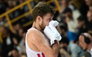 Олимпијакос без двајцата најдобри играчи против Жалгирис