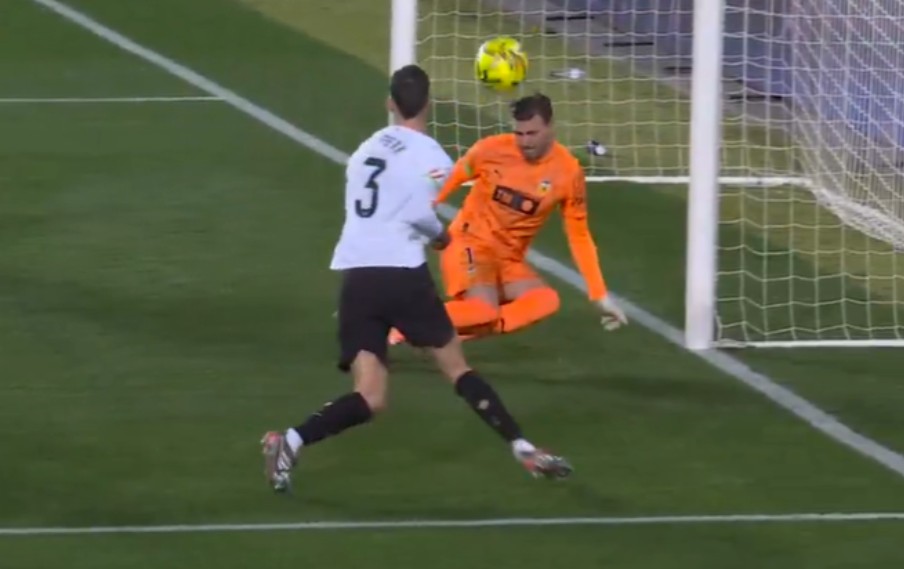 Столе одличен во Мадрид – го спречи Мбапе да даде гол! (ВИДЕО)