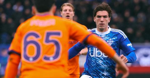 ВИДЕО: Мората доби два жолти картони во една минута, Фиорентина го „освои“ Комо