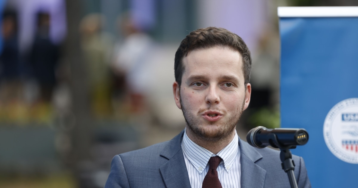 Сараевскиот премиер бара истрага за транспортната компанија, старите трамваи надвор од употреба