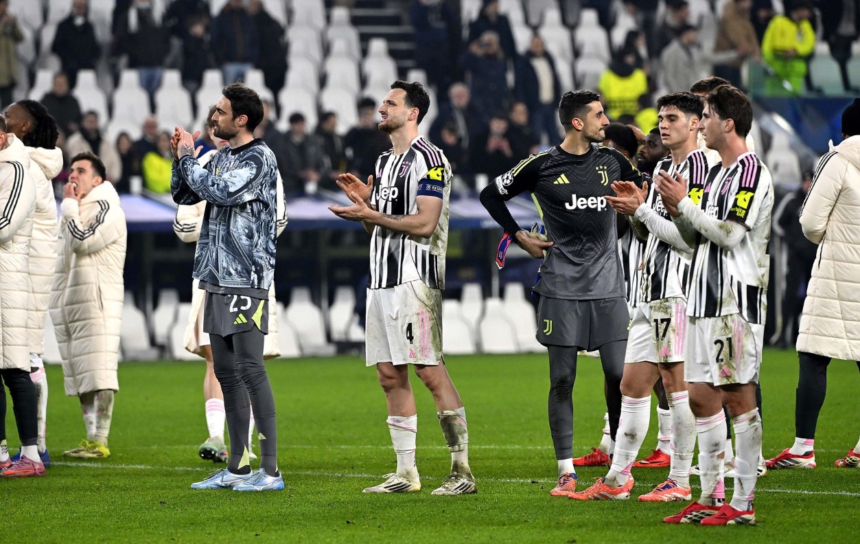 Јувентус веќе крои планови за лето: Води преговори со четворица фудбалери кои остануваат без договори