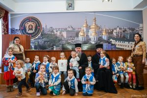 Епифаниј се сретна со најмладите извидници во Киев