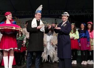 Градоначалникот го предаде клучот на карневалџиите, почнаа карневалските празнувања во Струмица