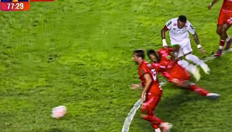 Ултраси им наредиле на фудбалерите да го „скршат“ Нејмар (ВИДЕО)