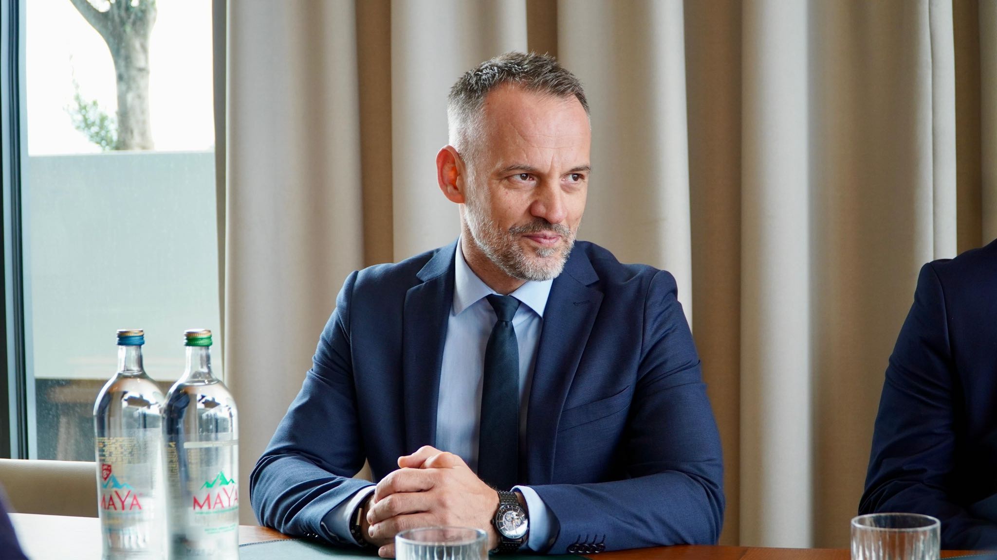 Фетаи синоќа го собра остатокот од АА на „Основачко собрание“