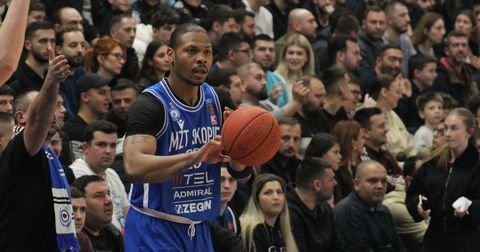 Американецот од МЗТ по Куп-финалето: Навивачите мора да „оладат“ со расизмот!