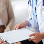 Само половина од младите во ЕУ работат по струка: Здравството и ИТ нудат најдобри можности за работа