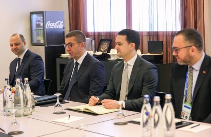 МИЦКОСКИ ВО МИНХЕН: Со раководството на 4IG разговаравме за пакет од 100 милиони евра инвестиции, Македонија мора да ја развиваме