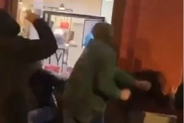 Србија се крева на нозе: Протести во повеќе градови по инцидентите во Нови Сад