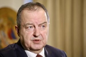 „Нема ни влошување, ни подобрување“: д-р Попевиќ за здравствената состојба на српскиот министер Ивица Дачиќ