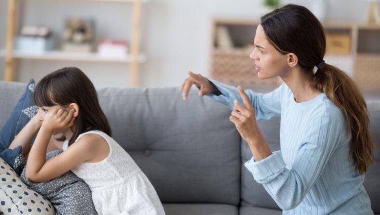 Како во три чекори да престанете да им викате на вашите деца