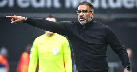 Рен го отпушти тренерот што бараше големи аванси и проценти од трансфери