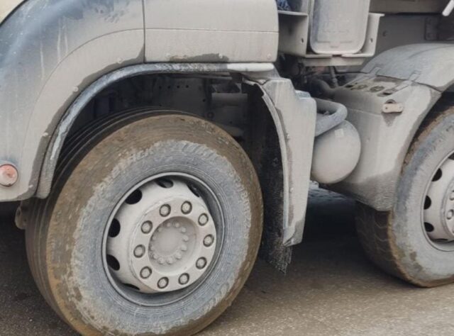 Општина Аеродром изрече казна од 1300 евра за камиони кои се движеле по коловоз со нечисти гуми