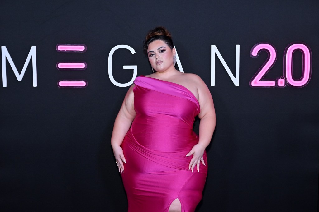 Поранешна инфлуенсерка која се залага за позитивност на телото вели дека движењето станало „радикално“, признава дека се чувствува „испрана во мозокот“