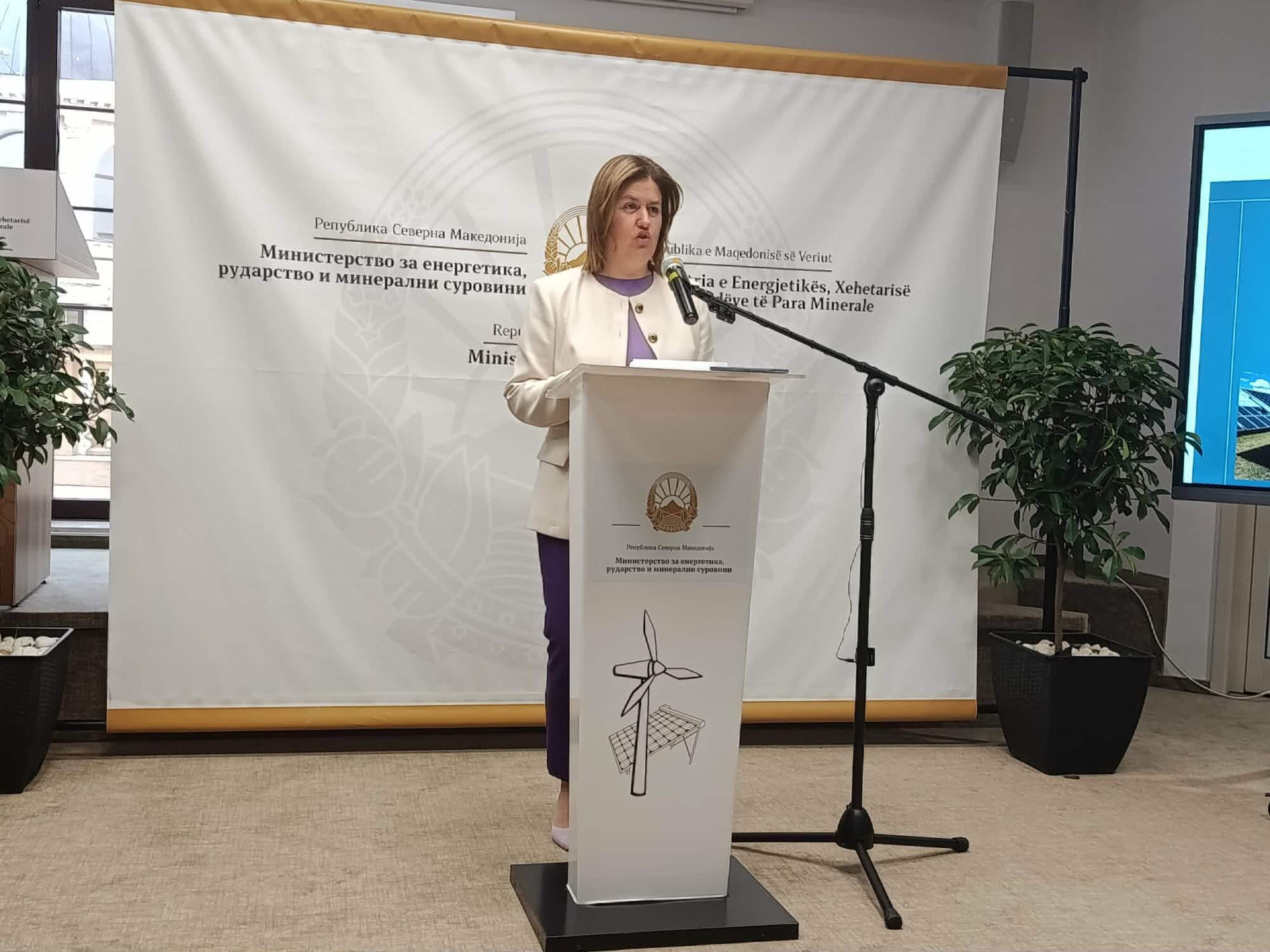 ЗАИНТЕРЕСИРАНИ СТРАНСКИ ИНВЕСТИТОРИ ИМА, одлука кој ќе ги гради Чебрен и Галиште Владата ќе донесе за два месеца, вели Божиновска