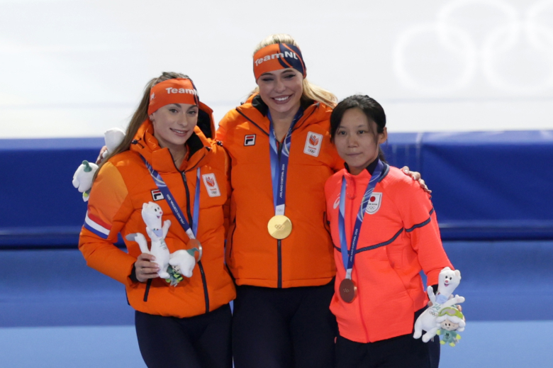 Џејк Пол пукаше од емоции за златниот медал на вереницата