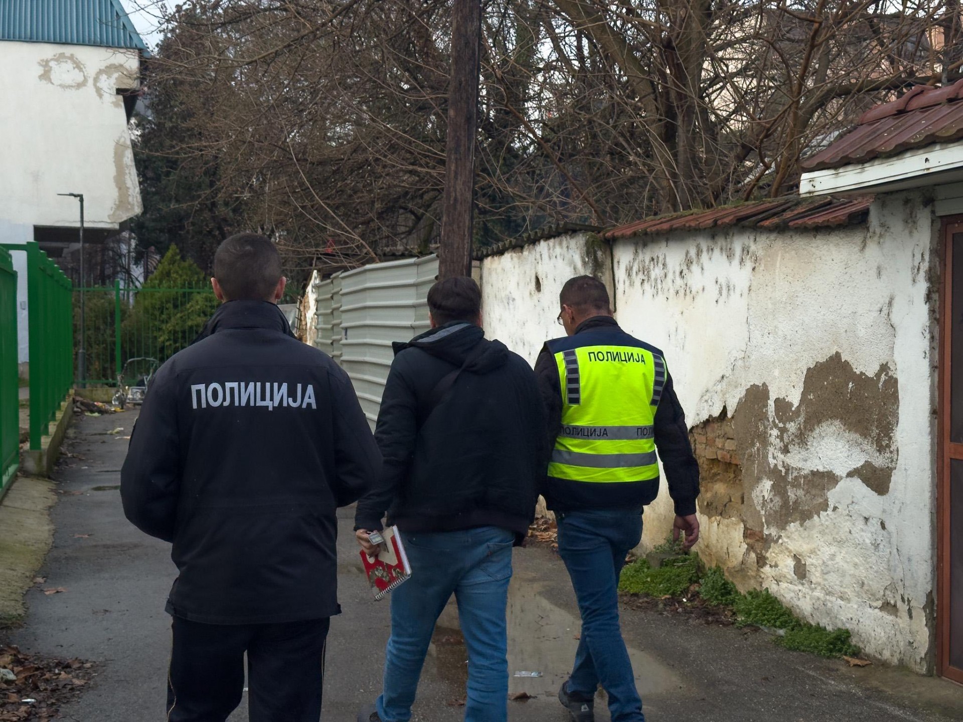 Во Центар се бркаа бездомници од напуштени куќи