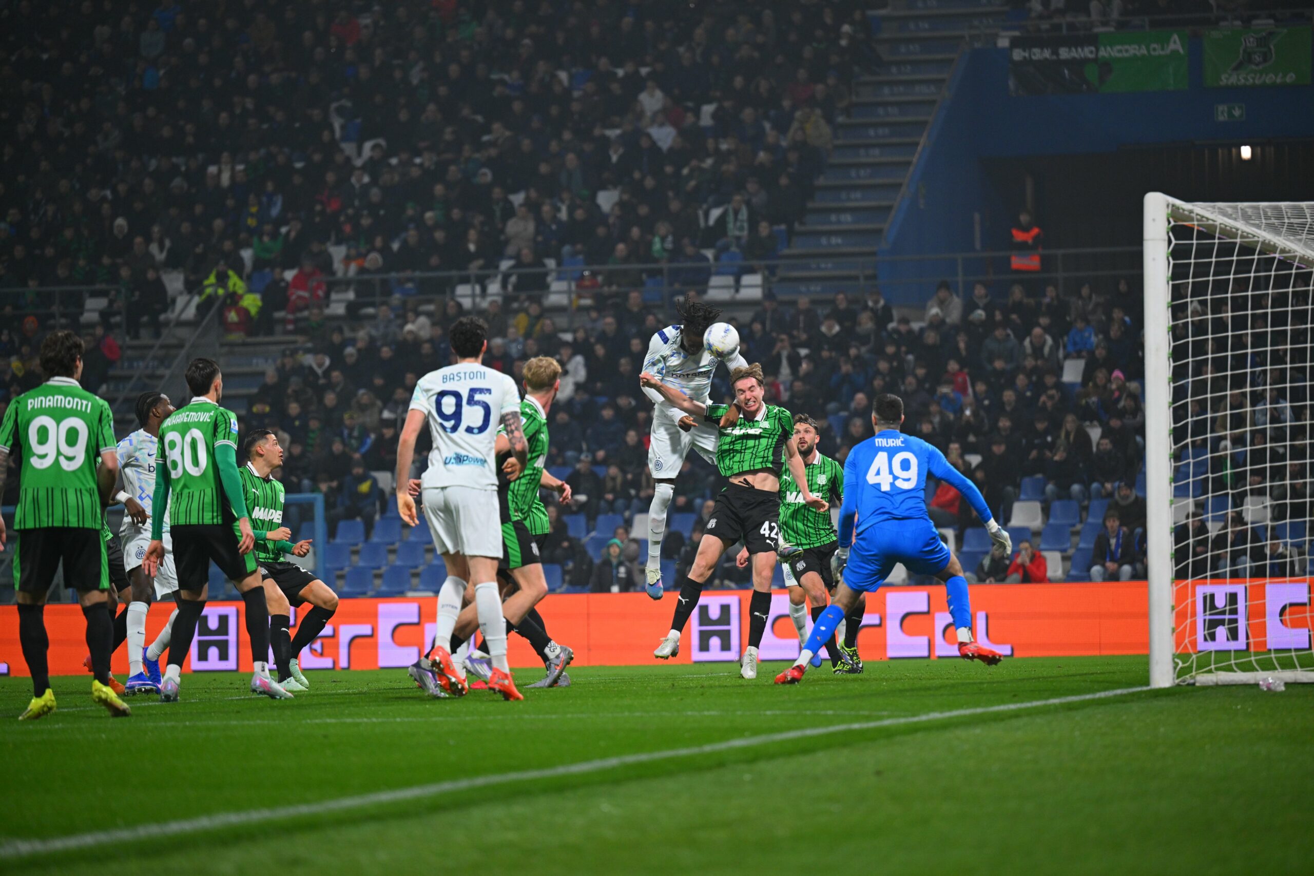 Интер немаше милост кон Сасуоло, го растури со 5:0 на гости (Видео)